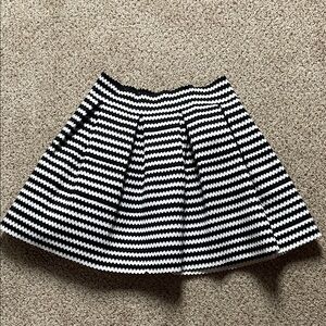 Express Pleated Black and White A-Line Skirt Coquette Preppy